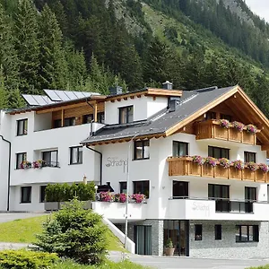 apart-garni-schadhof.ischgl-hotels.net/